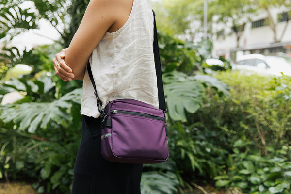 A person wearing the Side Kick.